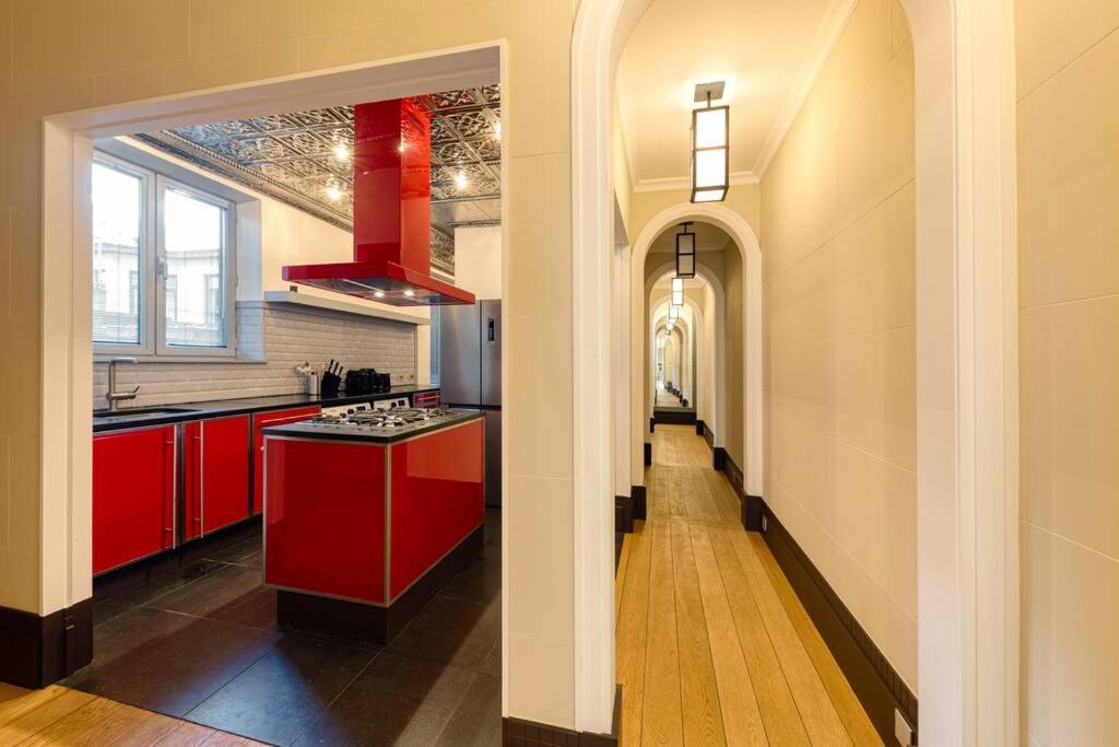 Apartment Luxury: 3br, Prime Location *